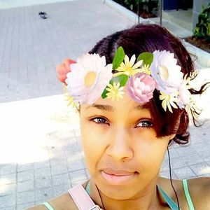 Meet your Posher, Dina